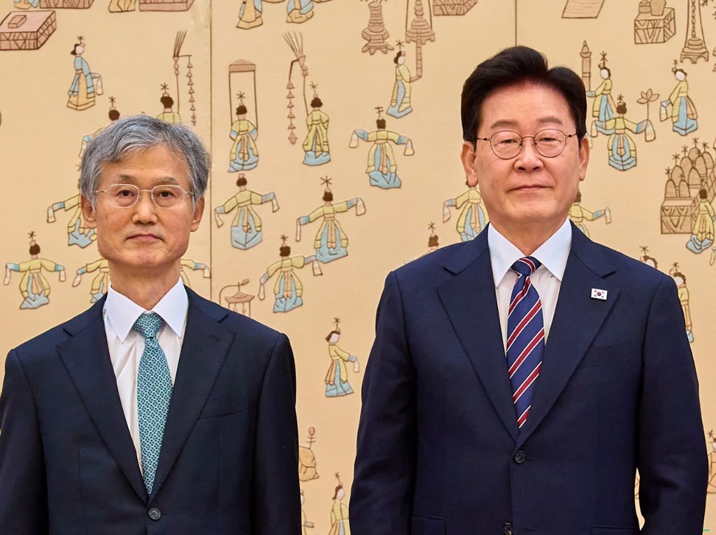조희대 대법원장과 이재명 대통령이 나란히 선 공식 사진